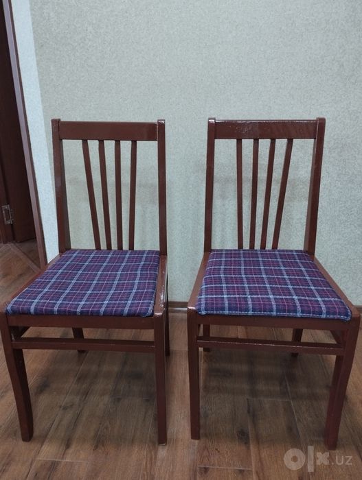 Продаются стулья.
