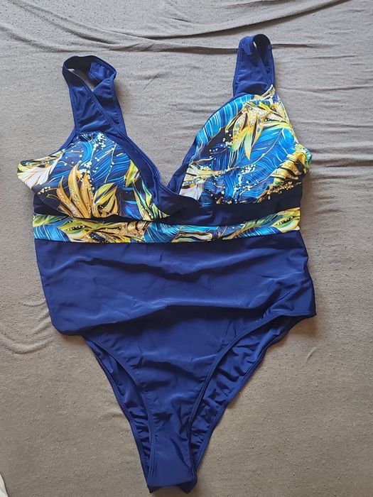 Costume de baie noi