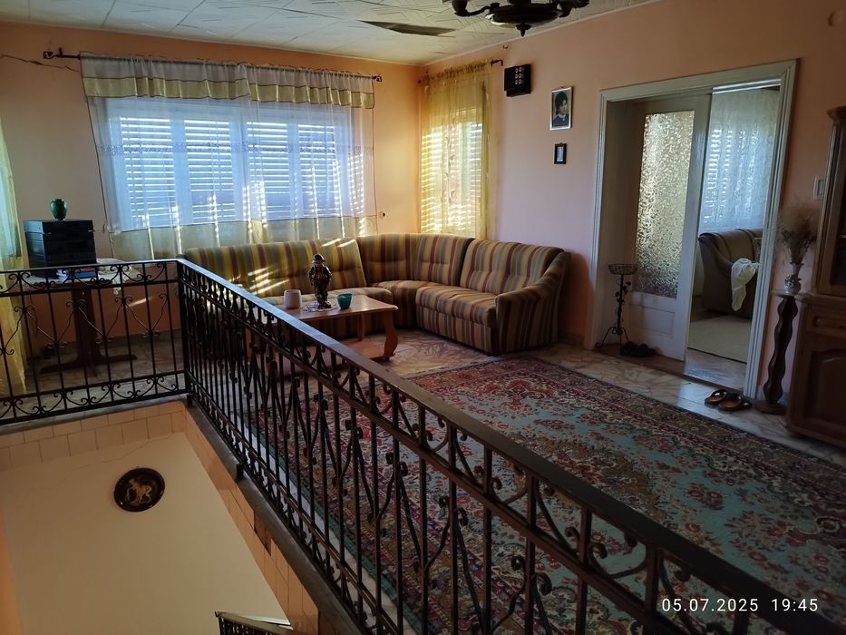 Vând casă mare tip vila