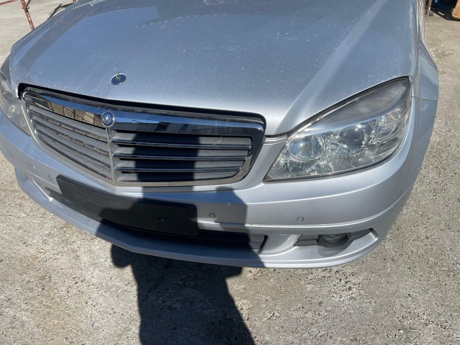 Fata mercedes w204 faruri, capota, grila, aripi