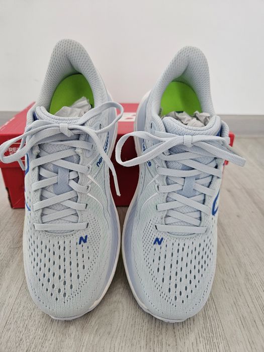 Vand adidasi New Balance W860G13
