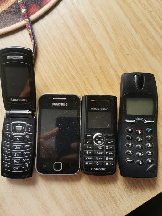 Telefoane vechi fara incarcatoare