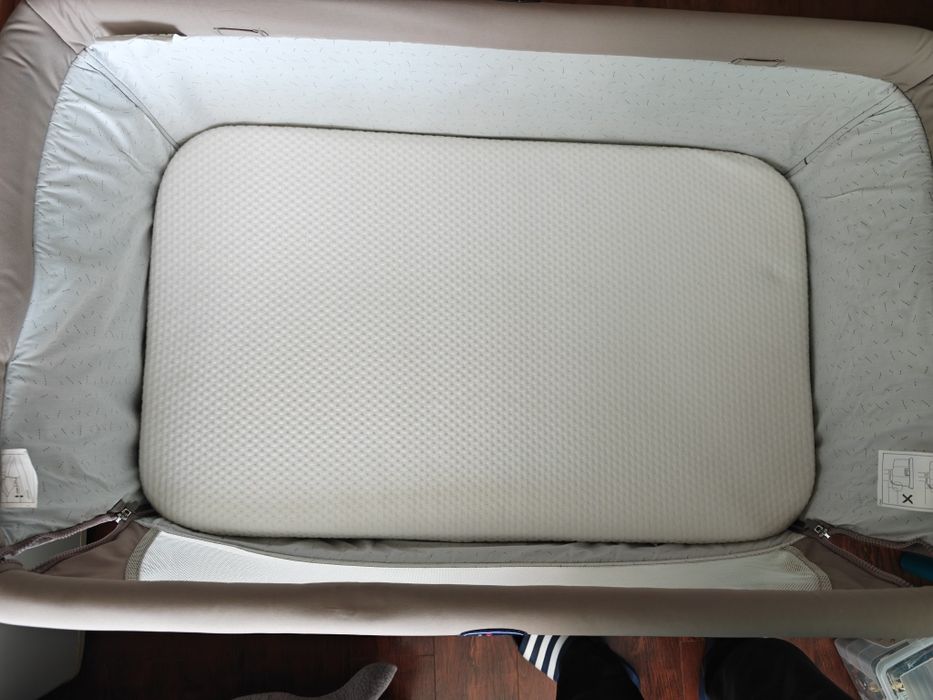 бебешка кошара Chicco next to me