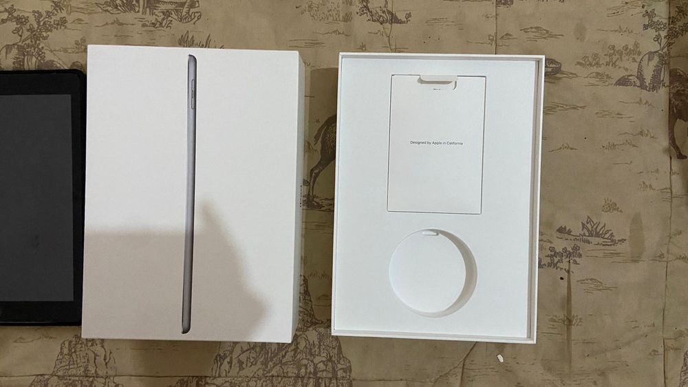 Продам айпад 6 поколения