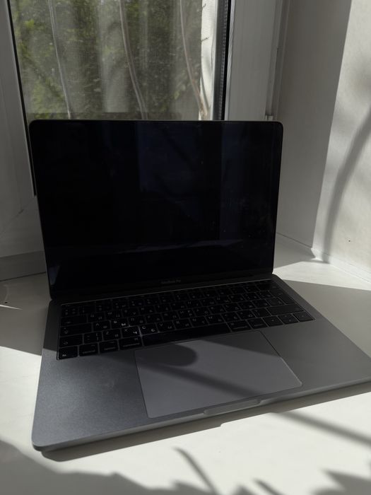 MacBook Pro 13 модель A1708