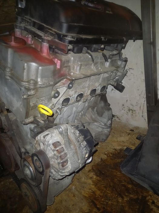 Двигатель на Nissan March 1.2л CR12