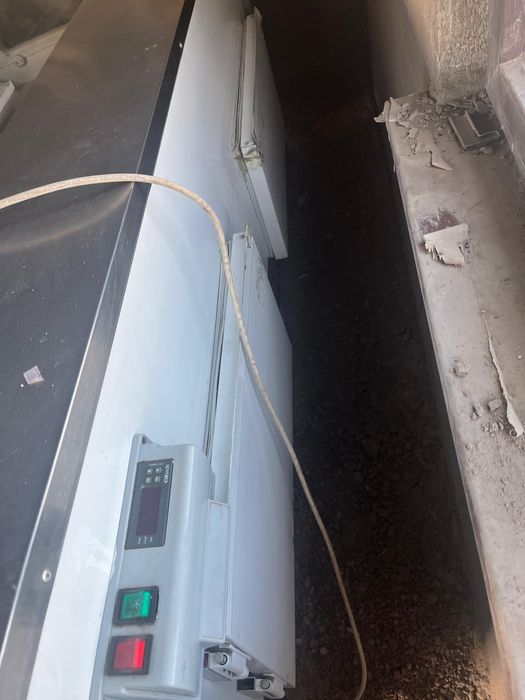 Витрина холодильник морозильник