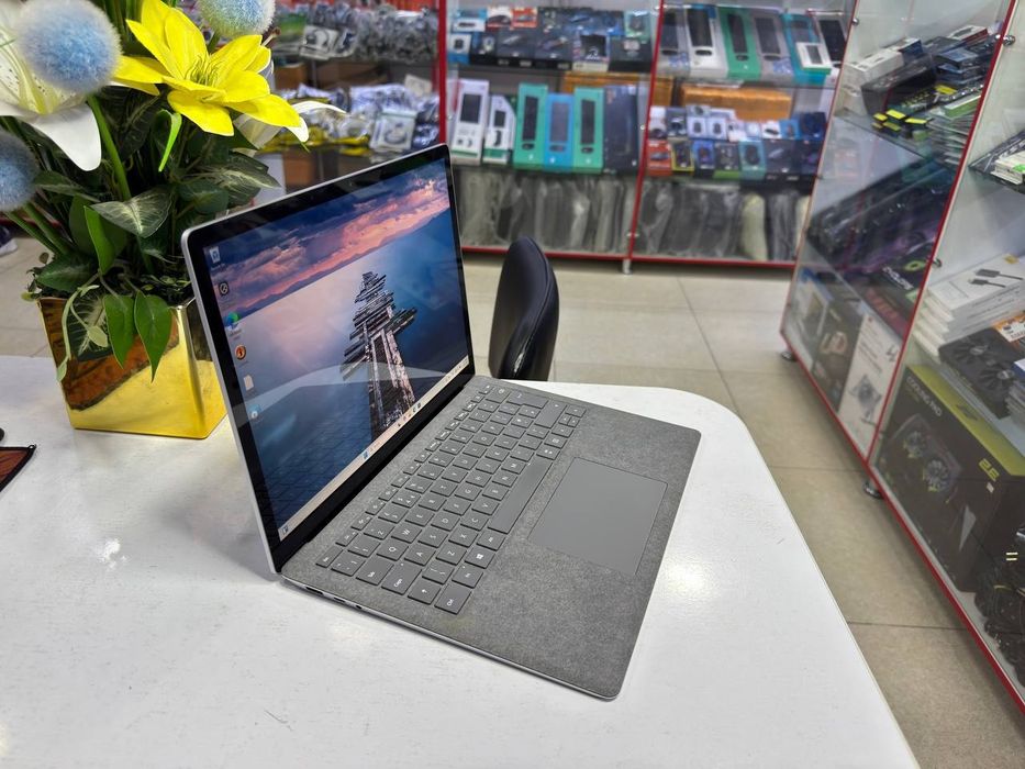 Surface soʻngi rusumdagi core 5-1035G7 x360 14 full hd IPS 8/128 ssd