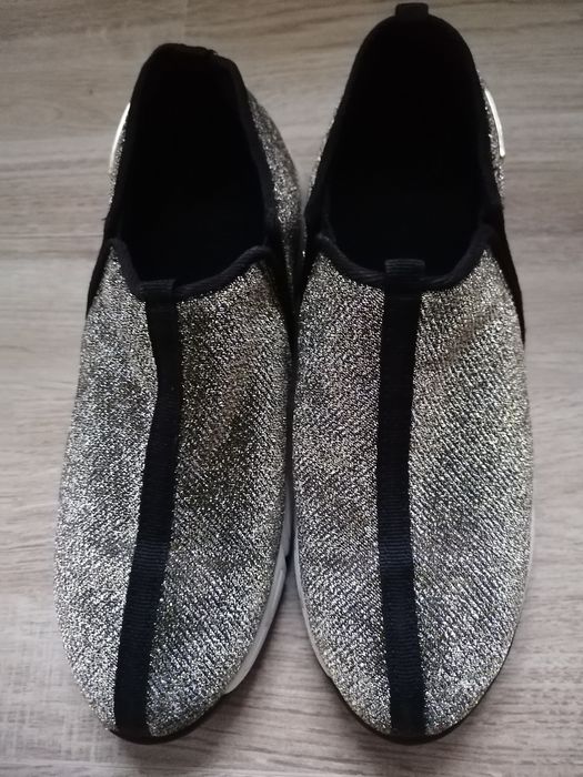 Adidasi dama Guess