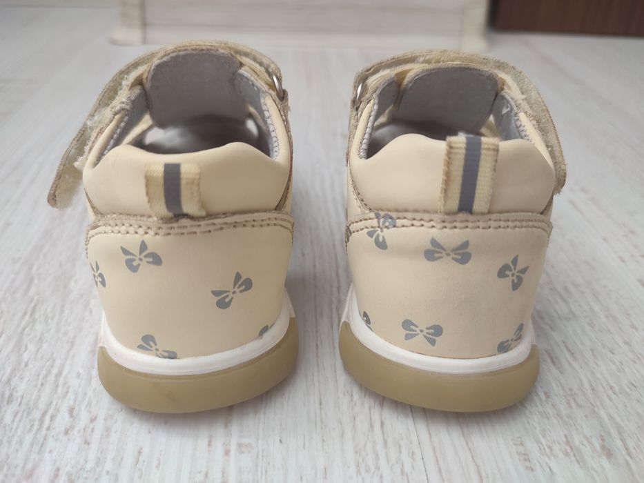 Сандали на девочку