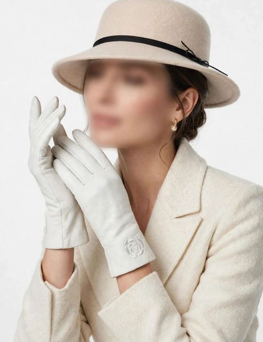 Новые мягкие  из натуральной кожи  перчатки фирмы Chanel  Р. 6,5.