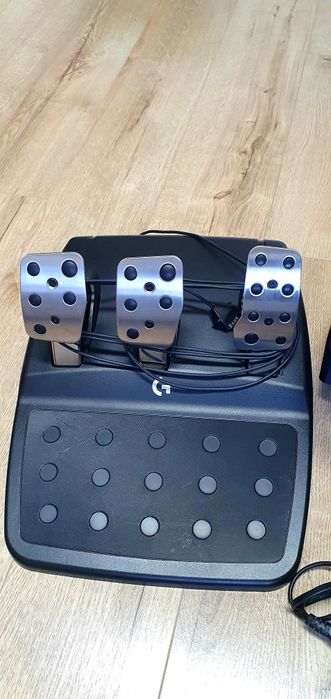 Gaming Volan Logitech G923 Volan+pedal+adapter 

Funcționea