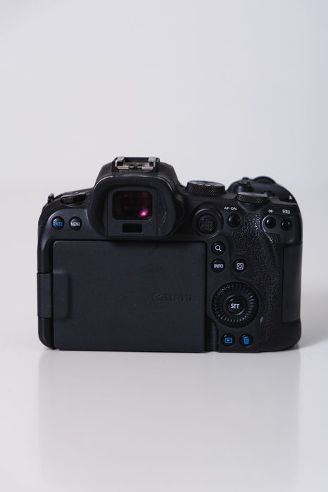 Canon EOS R6 + Canon RF 24-105mm F4-7.1 IS STM