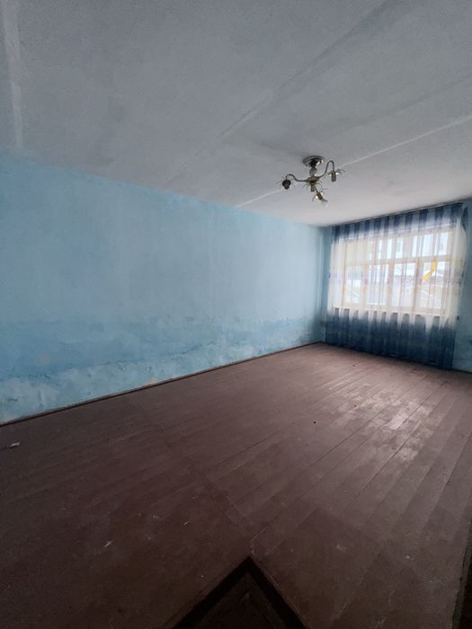 дом сотилади 1-етаж сирдарйо сент малек 3 хоналик каралса зор уй болад