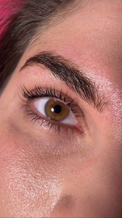 Ламиниране на мигли и вежди