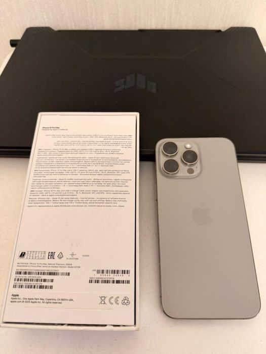 Продам Айфон 15 про макс 256