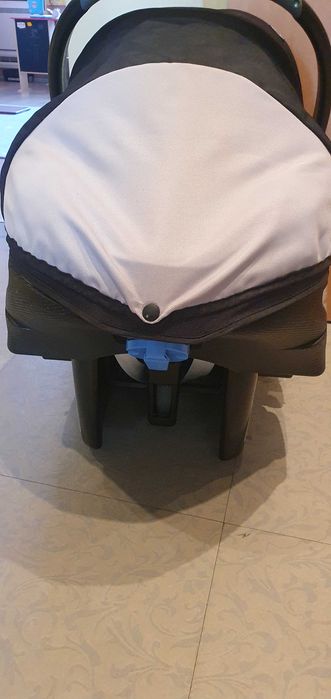 Chicco столче за новородено със основа