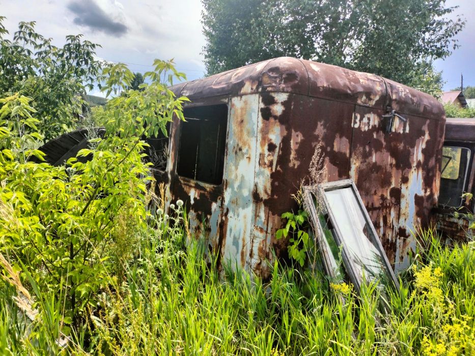 Продам вагончик железный 2шт