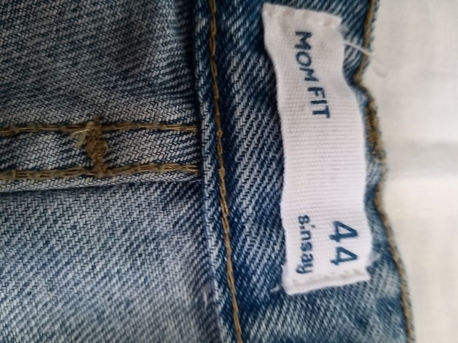 Blugi/44 nefolositi