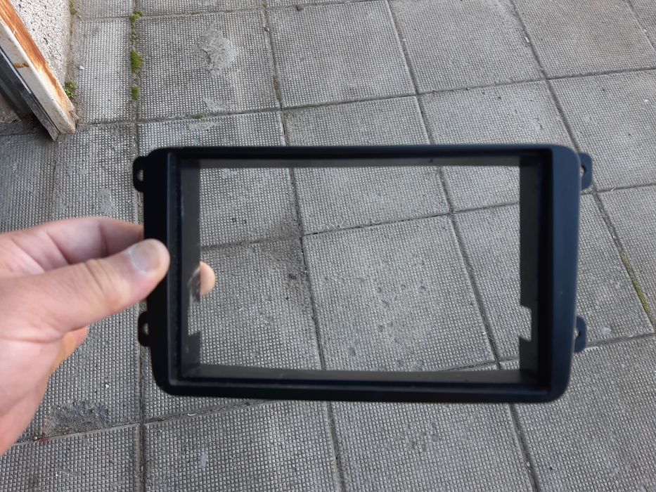 Продавам плеър KW-R510 за VAG автомобили !