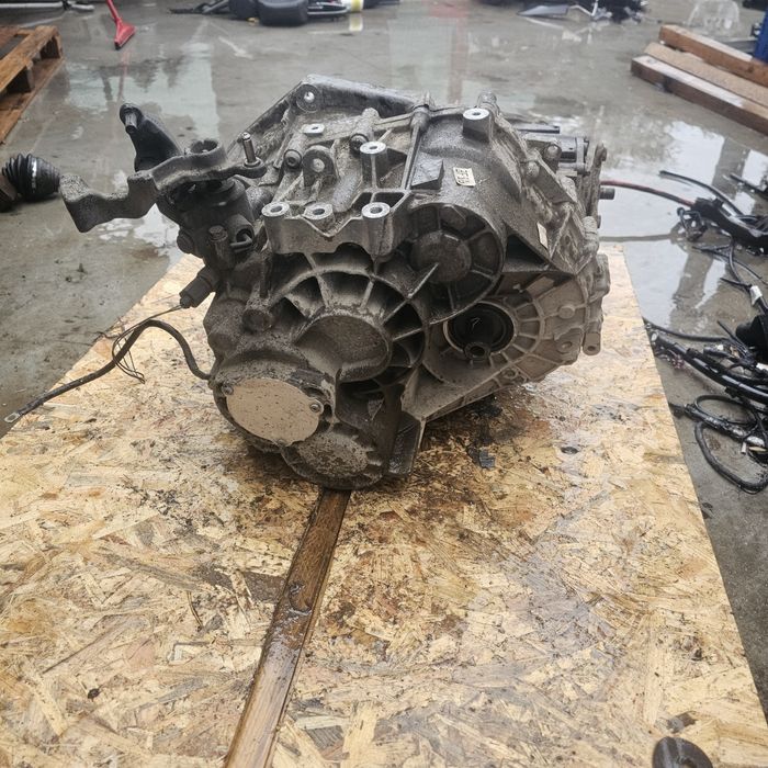 Ръчна скоростна кутия Volkswagen Tiguan 2.0 TDI 4x4 6ск - LMU