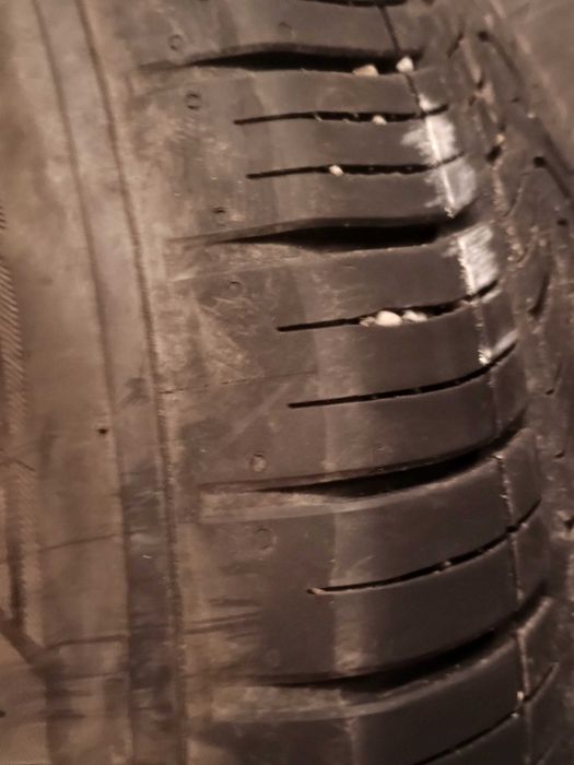 Vând 4 buc.anvelope/ cauciucuri KUMHO CRUGEN de vara