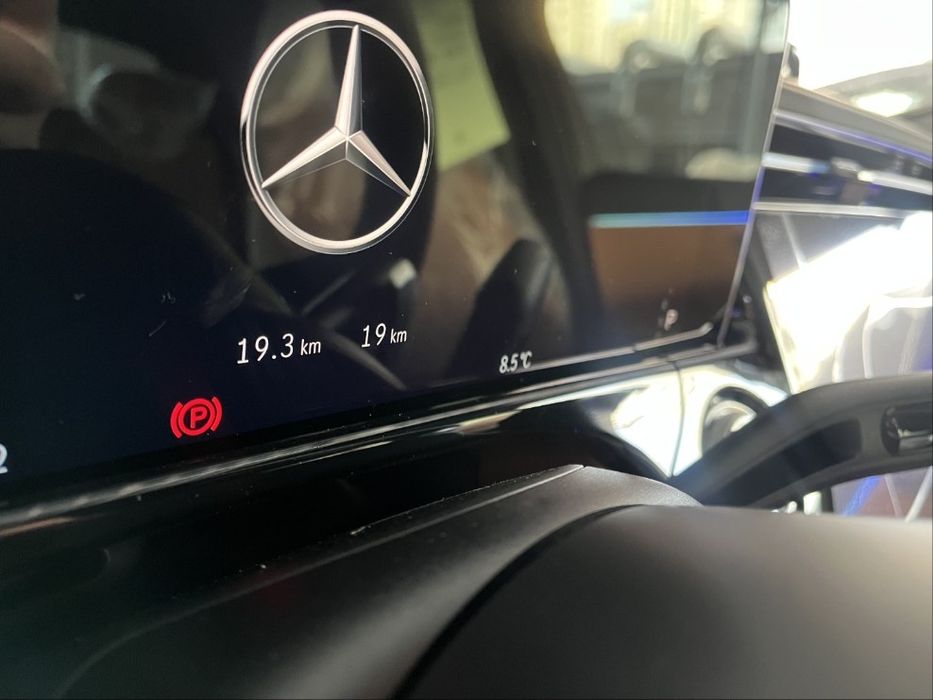 MERCEDES E300 AMG Line 4matic