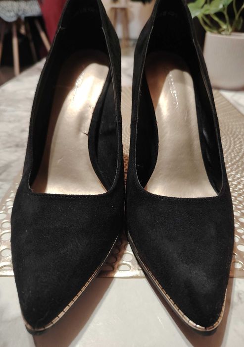 Vând stiletto ca noi/detalii aurii/pret redus