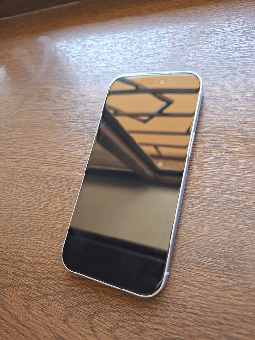 Iphone 15 128gb на гарантии 100% акб