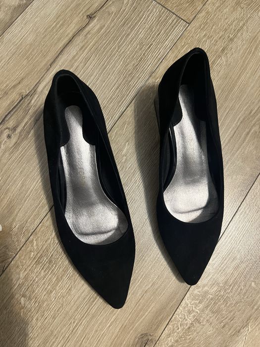 Продам женские туфли