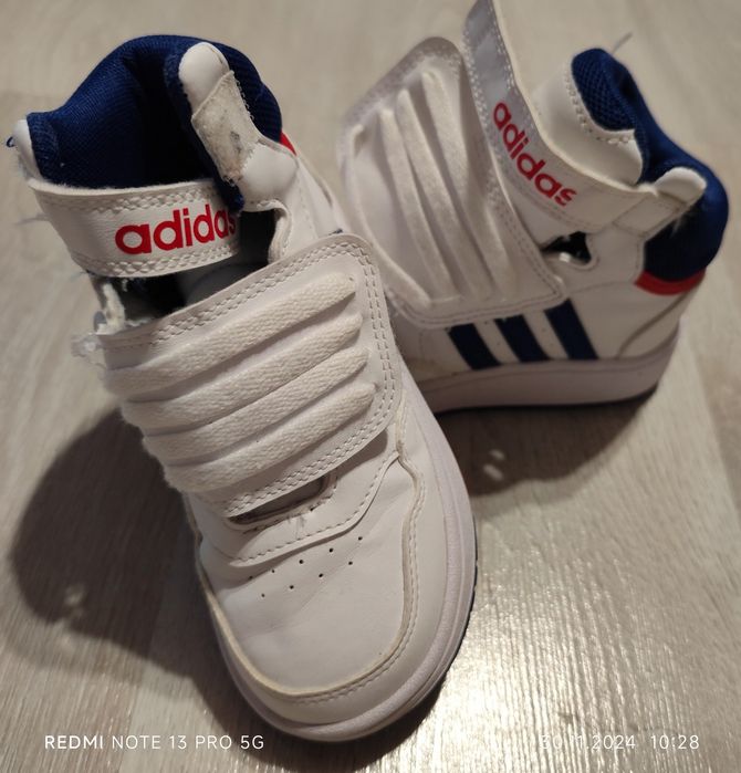 Adidași băieți, stare bună