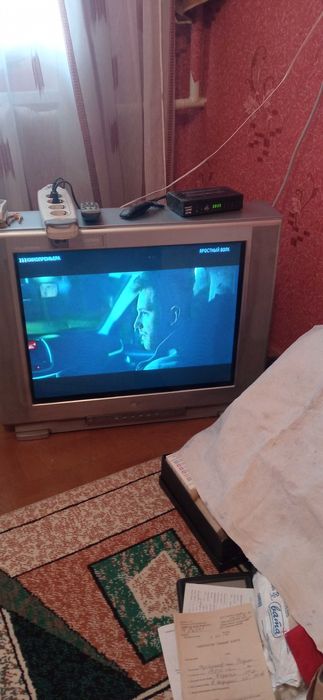 Телевизоры 2 штуки