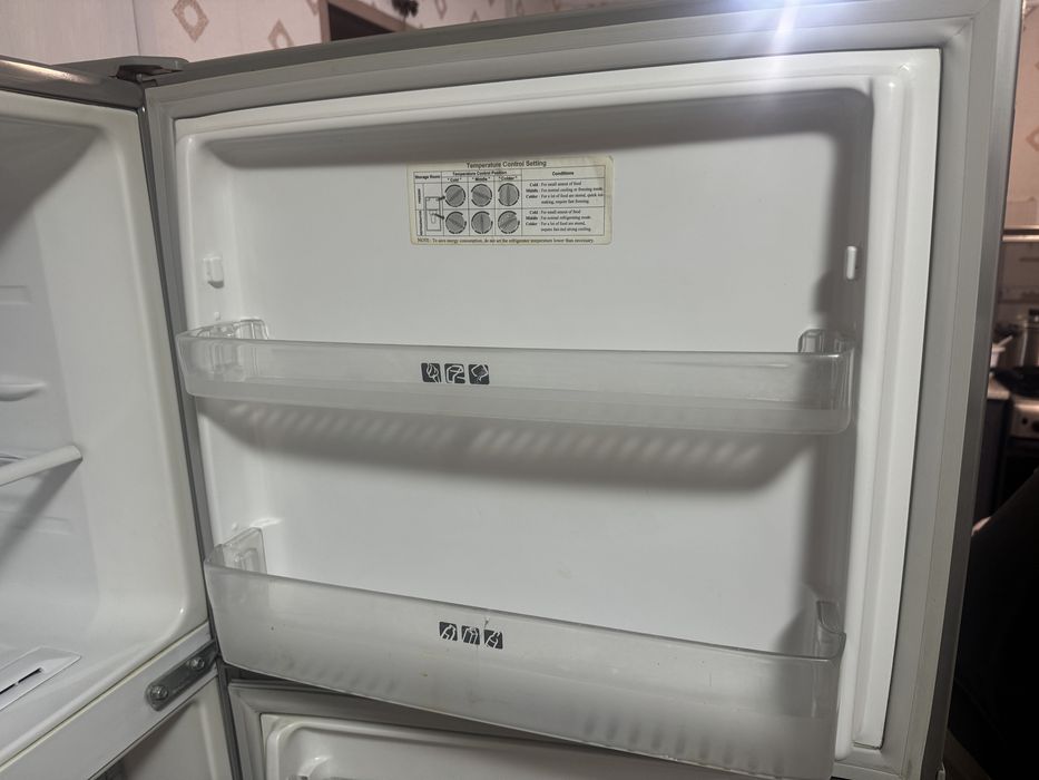 Холодильник SAMSUNG