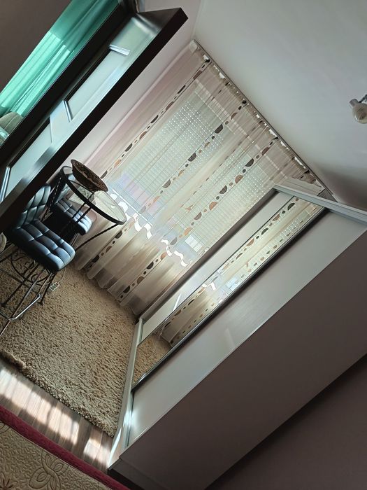 Dau în chirie apartament