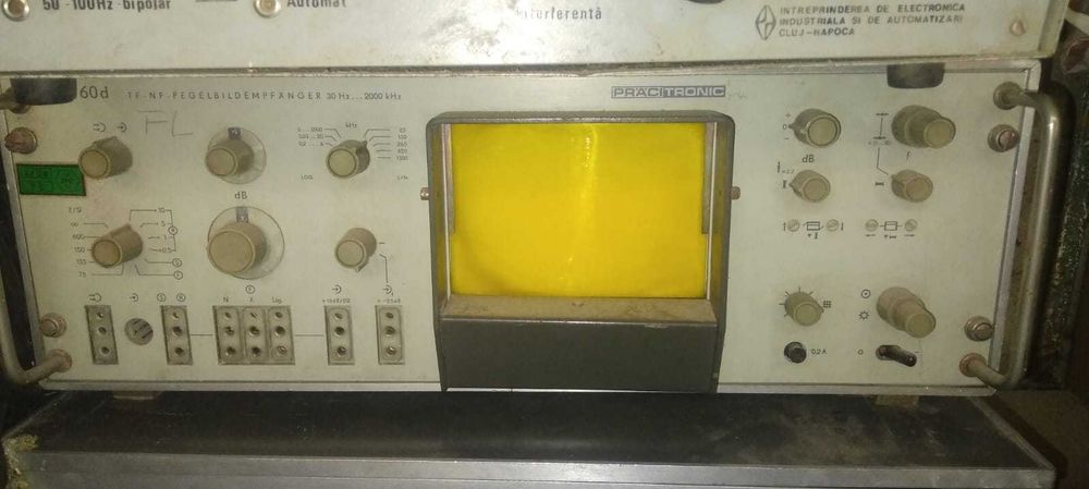 Lot de 8 aparate medicale vechi  ( dintre care 6 de electroterapie)