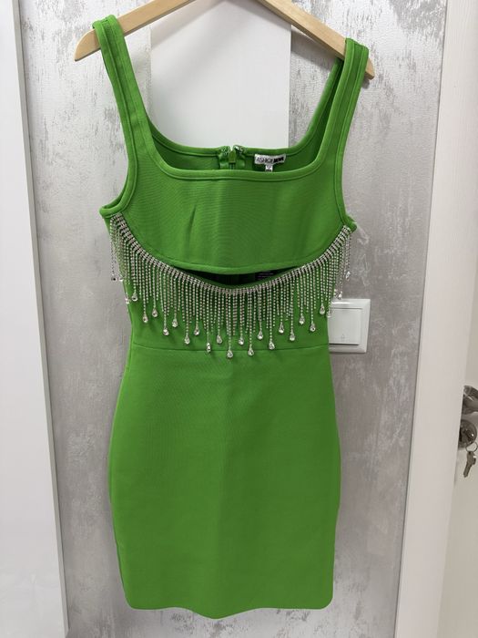 Fashion nova зелена рокля
