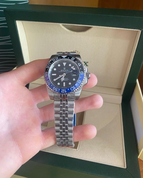 Rolex GMT-MASTER II Batman “Date” 40mm