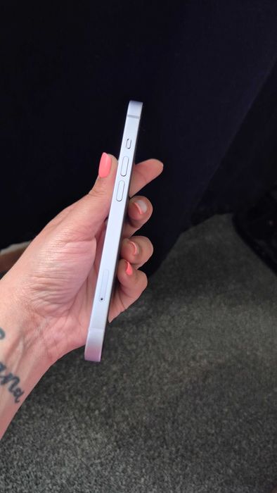 iPhone 14 128GB / Отлично състояние / С кутия и кабел / 350€