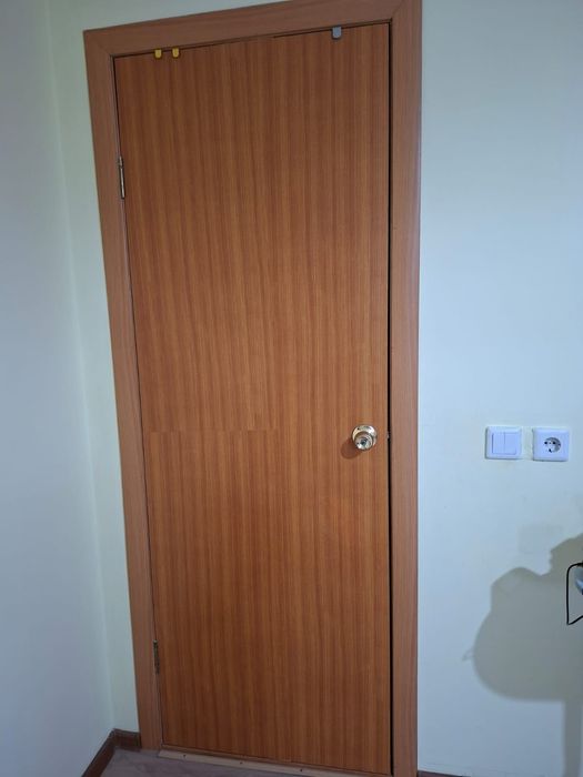 Продам б/у двери