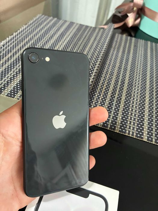 IPHONE SE 2nd generation/ Айфон SE 2ра генерация 64gb