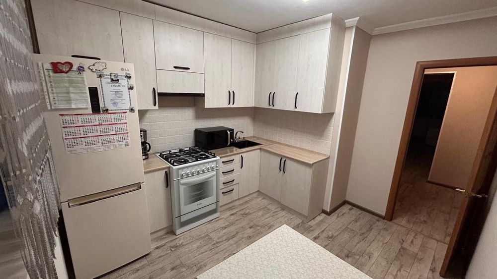 Продам 3х комнатную квартиру в 7мкр 48доме