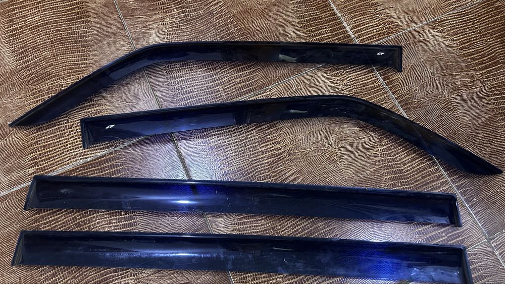 Продам ветровики на паджеро 4