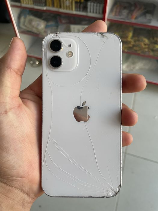 iPhone 12 sotiladi srochni