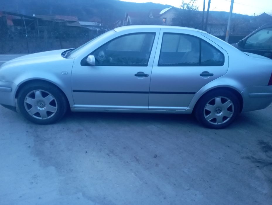 Vând schimb  Ww bora 2003 GPL