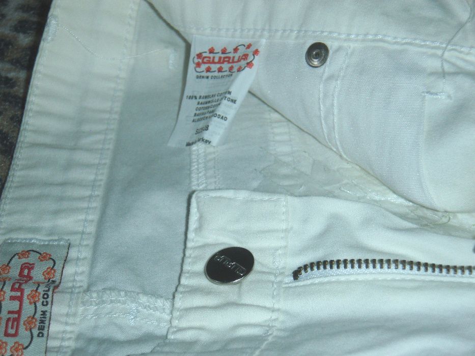 100% памучни бели вталени панталони тип 3/4 с много практични джобове