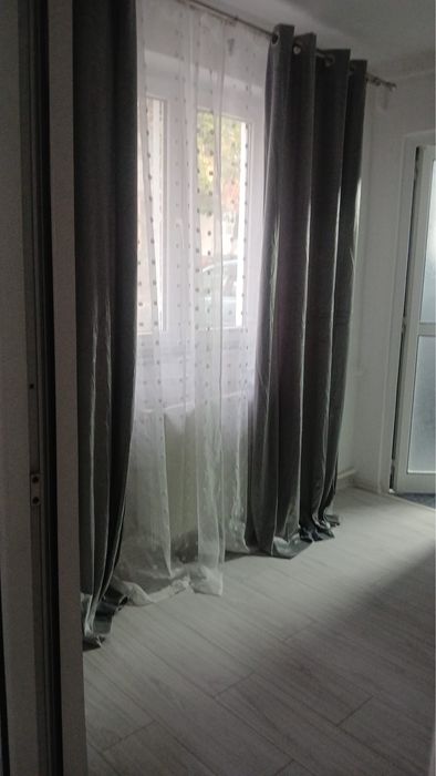 Proprietar vând urgent apartament cu doua camere la parter zona Petrișor
