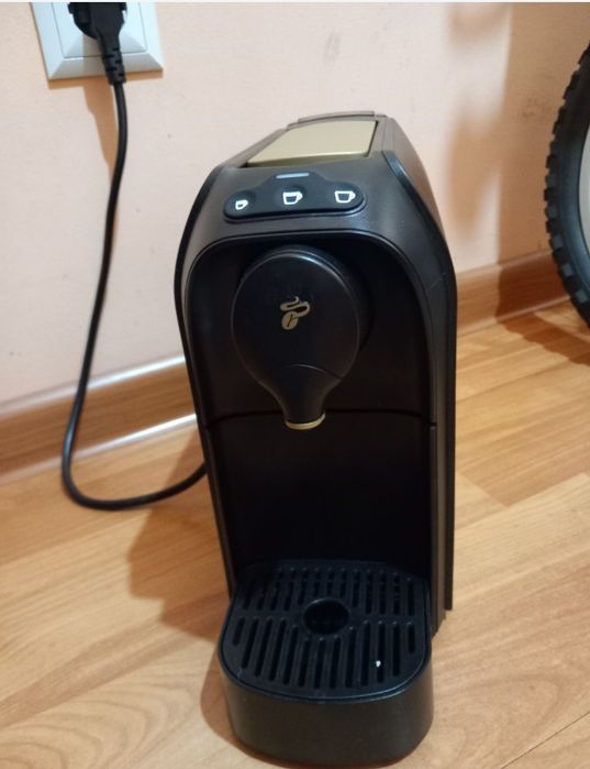 Vând aparat de cafea cu capusle