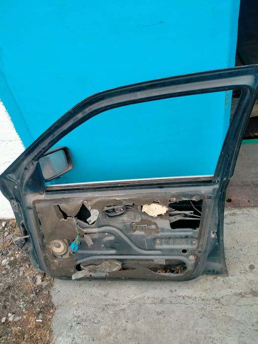 Продам 3 двери на Форд Скорпио