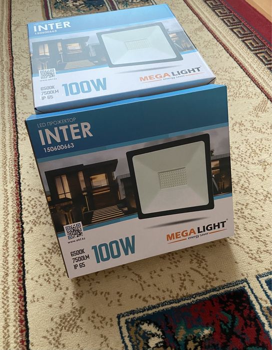 Прожектор. Новый. 100W.