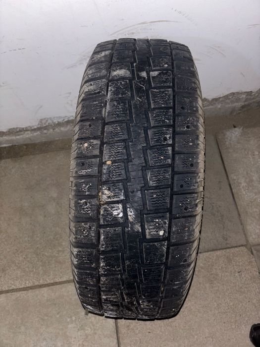 Продаю шины 4 комплекта.